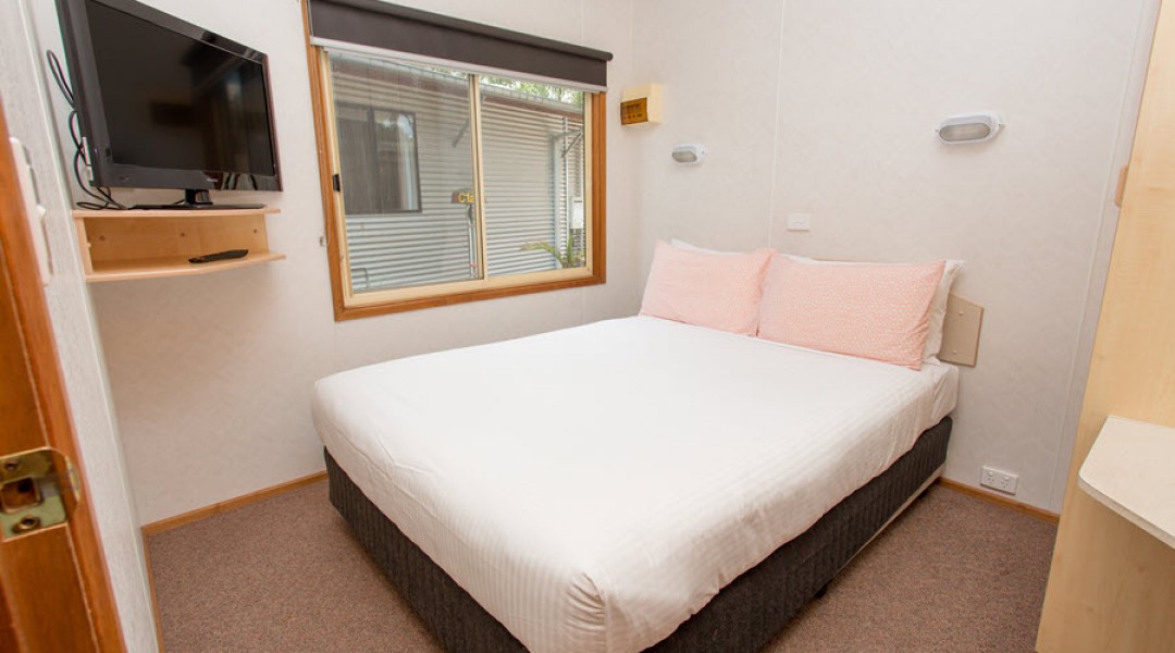 BIG4 Renmark Accommodation Two Bedroom Cabin 5 Berth 08
